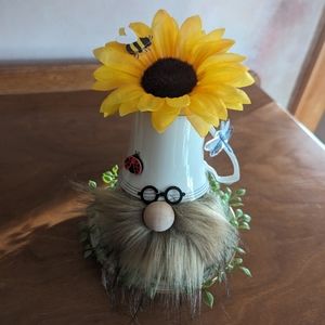 Tea cup gnomes